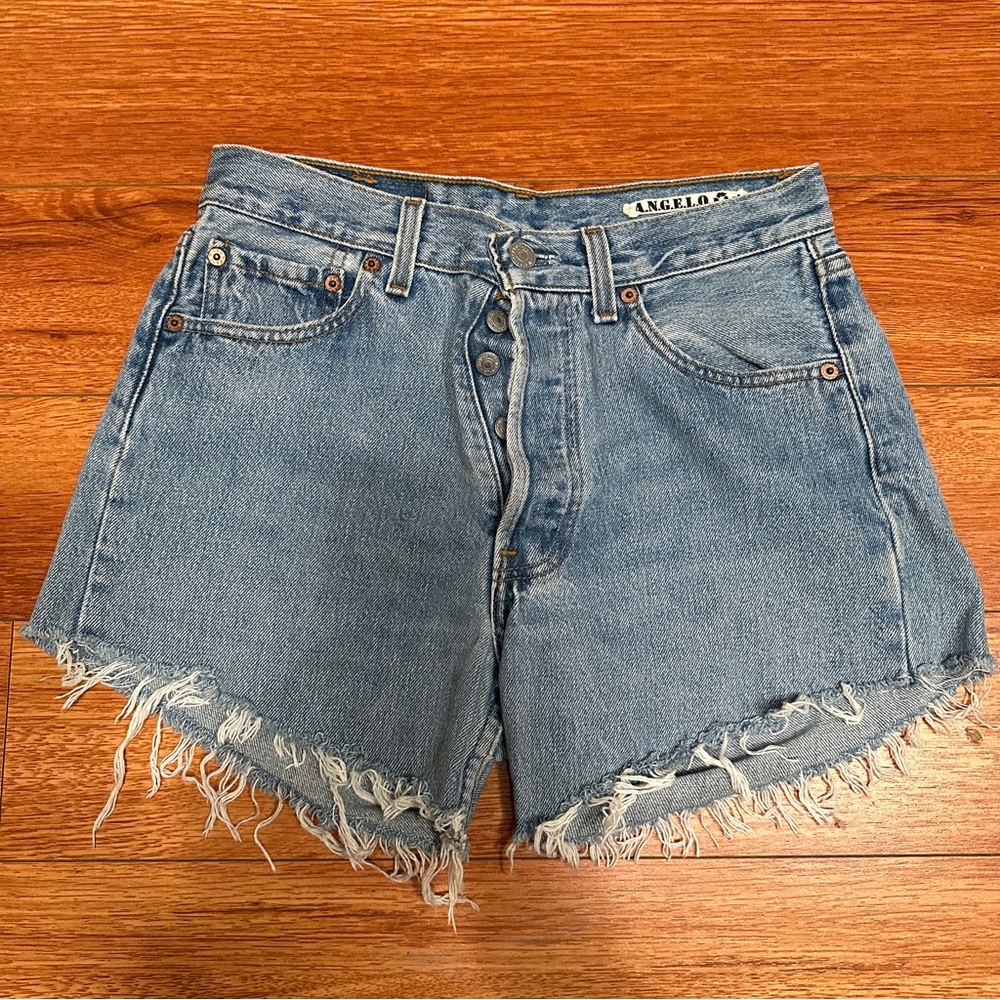 LEVI’S 501 Jean Shorts - Size 29